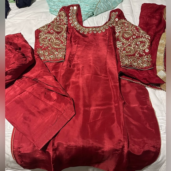 Indian wear suits (salwar/anarkali/plazzo) - Picture 3 of 12